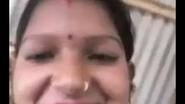Cute Indian village wife nude show on video call