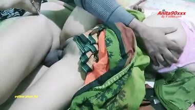 Indian hot sexy bhabi ki chudai saree me