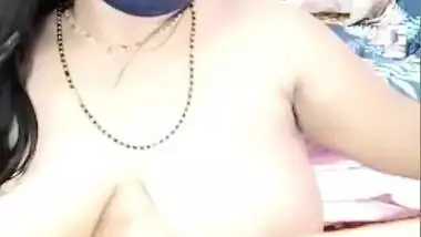 Big boobs Bhabhi pissing on live cam show