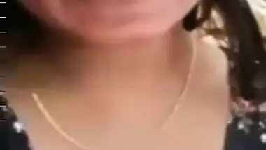 Desi Babe Showing her Boobs on VC