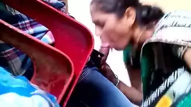 Desi aunty in saree giving blowjob to devar hidden cam