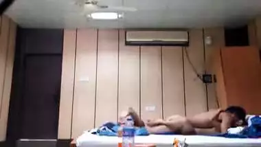 college lover bunked class and fucking in hostel