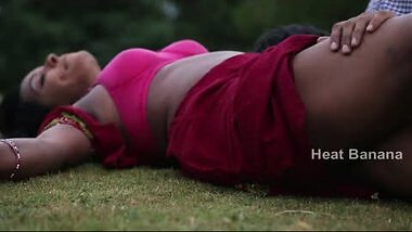 Tamil aunty outdoor sex with secret lover in masala movie