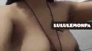 Sexy lucknow bhabhi showing big boobs on cam