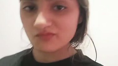 Paki girl boob show selfie video making viral MMS