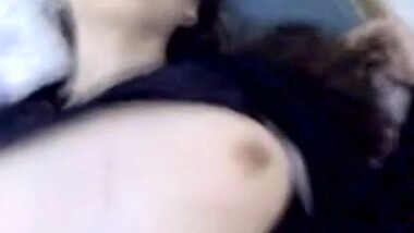 Northindian Girl got fingering and fucking by her BF