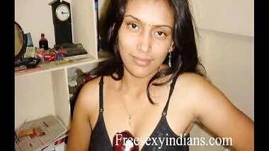 Indian sex videos of sexy figure village bhabhi exposed by hubby’s friend