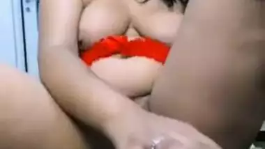 indian chubby girl on webcam