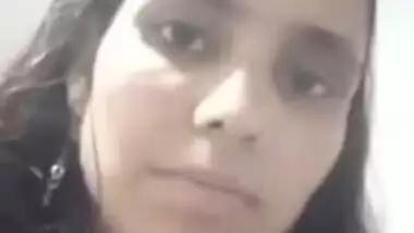 Desi Punjabi girl exposing her wet nude body on cam