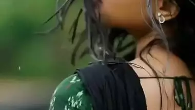 Hot Babe Sexy In Saree Wet Looking Ravishing