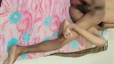 Desi couple enjoyiong Desi sex on floor