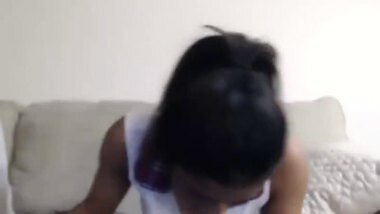 MINDBLOWING DESI INDIAN TEEN SUCKS HER WHITE BOYFRIEND'S 