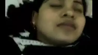 Sexy Tamil aunty making out in a hotel