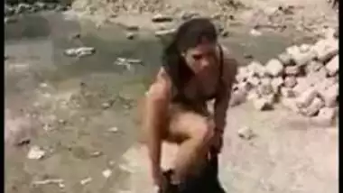 Paki randi strip her cloths outdoor in front police and saying 
