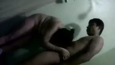 Desi Shower Sex Video Of Gujju Bhabhi And Family Friend