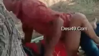 Desi village aunty caught fucking in khet