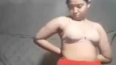 Cute Desi village girl demonstrates her curvy XXX body to boyfriend