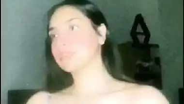 Hot babe big boobs shown on camera viral xx