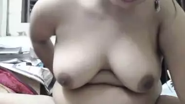 Sexy Boudi Showing Big Boobs