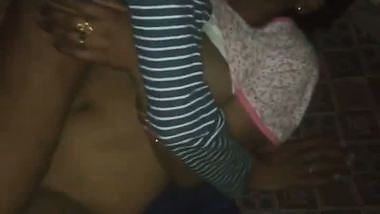 Lover fucks his married GF secretly in the desi sex video