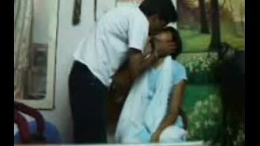 College Couples in Class Enjoying Kissing Mms