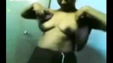 Tamil Aunty Chitrali Changing Dress