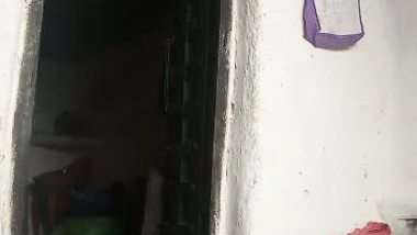 Cute Desi Girl Showing Her Boobs and Pussy