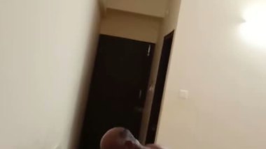 An old man breaks a young girl’s pussy in Telugu sex