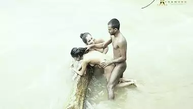 Desi Girl Sex In River Full Outdoor Threesome