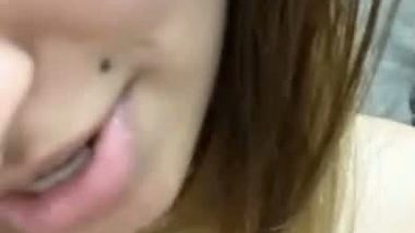 Indian girl showing asshole by spreading big ass