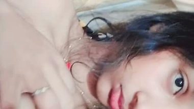 Gorgeous college girl boobs show viral MMS