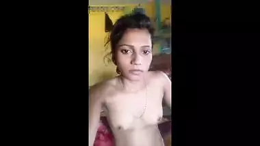 Desi cute village boudi rekha show her boobs