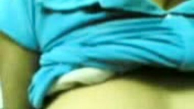 Mallu girls show her boobs to bf