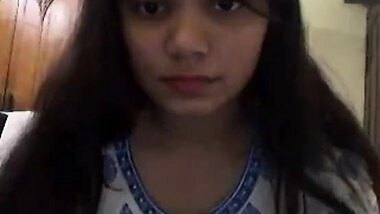 Bangladeshi girl showing pussy on video call