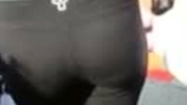 young ass in tights please make a cumment