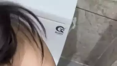 Kinky lover pees on his GF in Punjabi sex video