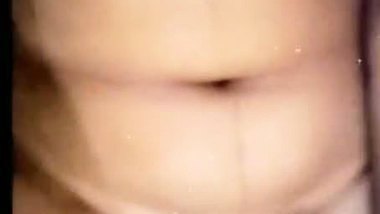 Indian fingering girl naked in horniness viral MMS