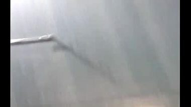 Desi mallu couple enjoy Bathing MMS