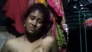 Amateur Desi girl has naked XXX body parts to show off on camera