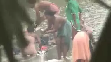 Village desi women nude bathing video