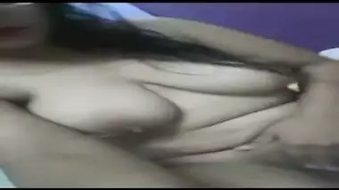 Amateur porn video sexy girl masturbate on cam