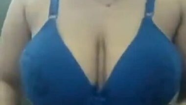 Beautiful Bigboob Paki Wife Showing