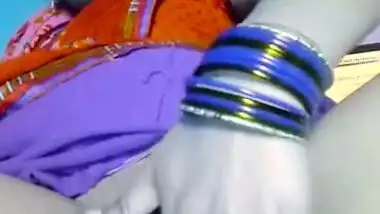 Desi Indian bhabhi fingering 