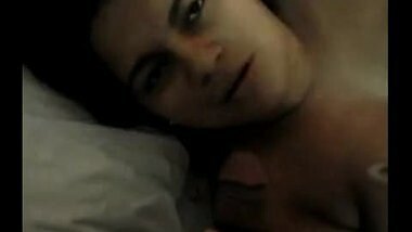 Sexy figure desi matured bhabhi masturbation on cam