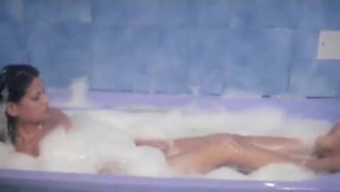 Mallu Sapna takes a Shower