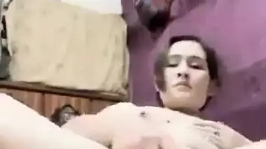 Bhabhi feeling horny during pussy fingering