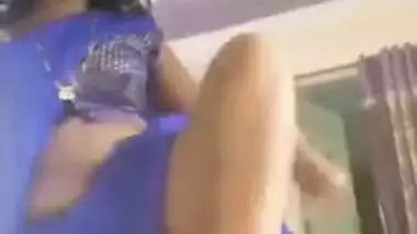 Tamil aunty lifting saree and fingering vagina