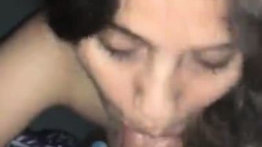 Hottie Desi Babe Giving Bj