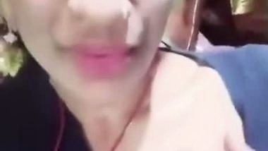 Married Tamil girl shows cute boobs on cam for lover