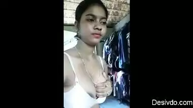 desi cute village show her nice boobs